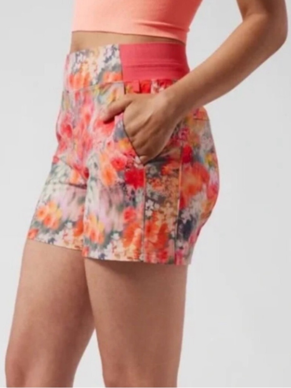 NWT Athleta Printed Brooklyn
Short -size 6